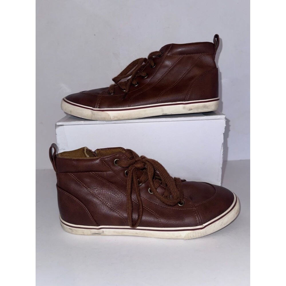 Cat & Jack size 5 Brown High-Top Sneakers